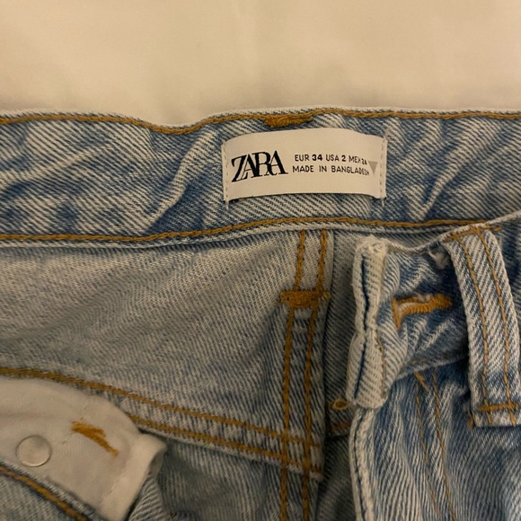 Zara High Rise Ripped Jeans - Picture 2 of 5